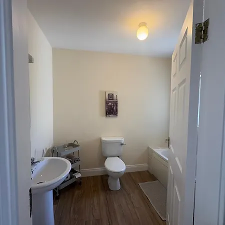 Hébergement de vacances 3 Bedroom With Sea Views From The Front *